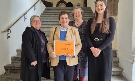 Spendenübergabe an das Frauenhaus
