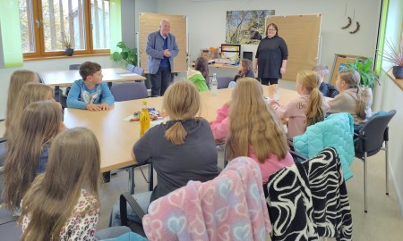 Von Bodentrampolin bis Busverbindung – Eppenschlags junge Generation gestaltet mit