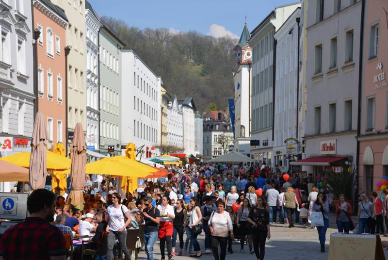 Flyer/Grafik zum Event: Frühlingsmarkt mit verkaufsoffenem Sonntag am So., 07.04.2019 von 11:00 bis 17:00 Uhr