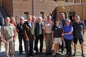 300 Naturfreunde wandern auf den Falkenstein