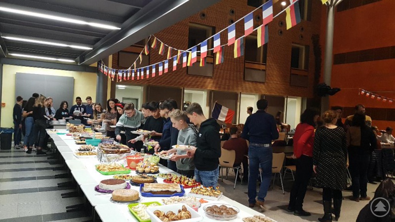 Reichhaltiges Buffet bei der Abschiedsfeier anlässlich des Gegenbesuchs der französischen Freunde.
