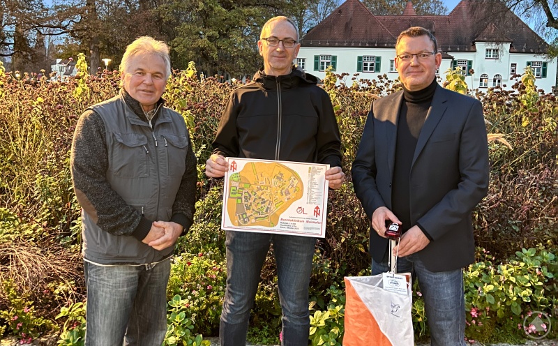 v.r.: Uwe Böttcher (Krankenhausdirektor BKM), Stefan Hötzinger (Organisationsleiter TSV Natternberg), Otto Baumann (BSJ Bezirksvorsitzender Ndb.)