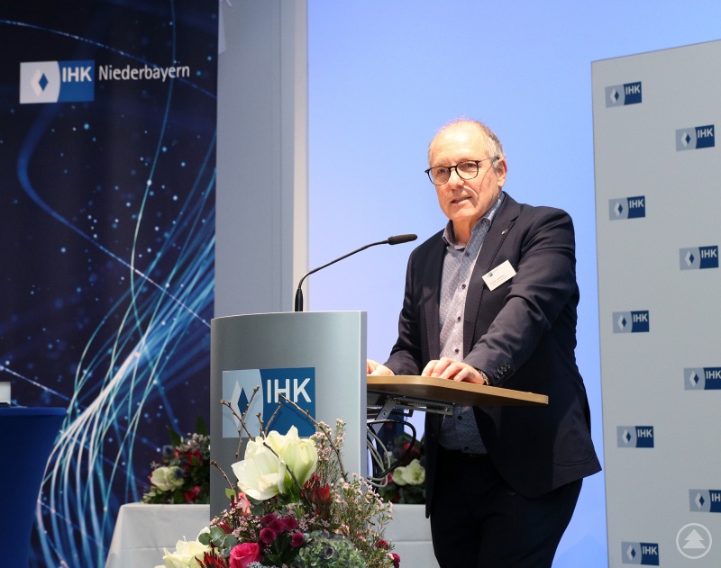 Thomas Leebmann ist seit 2016 Präsident der IHK und steht nun für eine weitere Wahlperiode bis 2028 an der Spitze des unternehmerischen Ehrenamts der IHK.