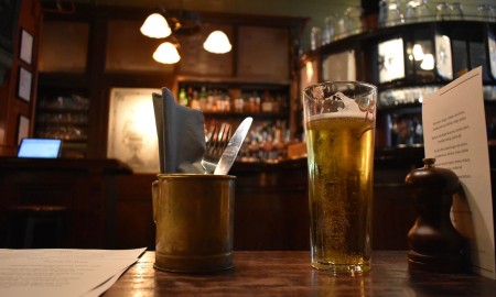 Stammtischkultur im Bayerischen Wald: Warum Gespr&auml;che im Wirtshaus selten vorhersehbar sind