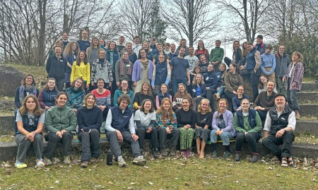 Start in wilde Monate