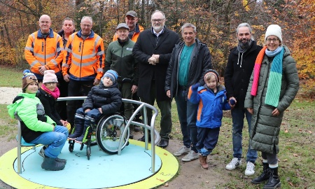 Inklusionsspielgeräte am Kinderspielplatz Breiteichweg