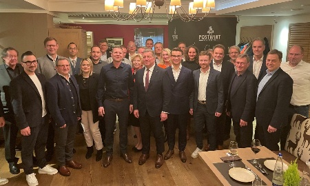 „Grafenauer Wirtschaftsgipfel“: Politik, Wissenschaft und regionale Wirtschaft demonstrieren Geschlossenheit im Umgang mit Krisen