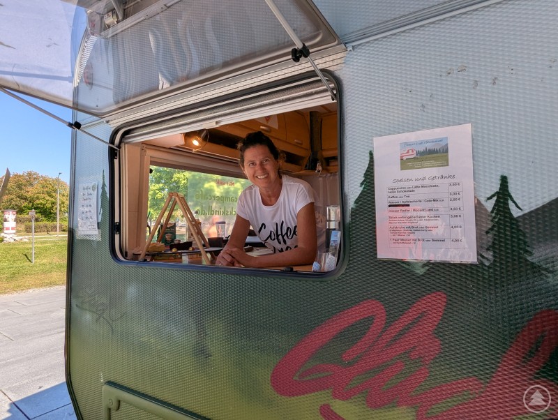 Camper-Caf&eacute; Gl&uuml;ckskindl bei der Schachbundesliga in Deggendorf