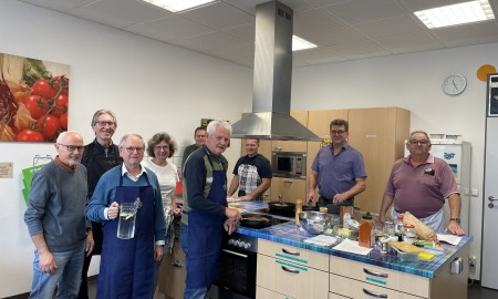 Erfolgreicher Abschluss der Herbstgruppe des Männerkochkurses 55 Plus