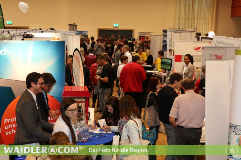 Zahlreiche Interessierte informierten sich bei der AuA 2014