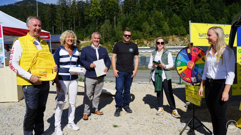 v.l. Helmut Plenk, Hilde Greiner, Michael Herzog und Tobias Wittenzellner (am Stand von Anton Wittenzellner)