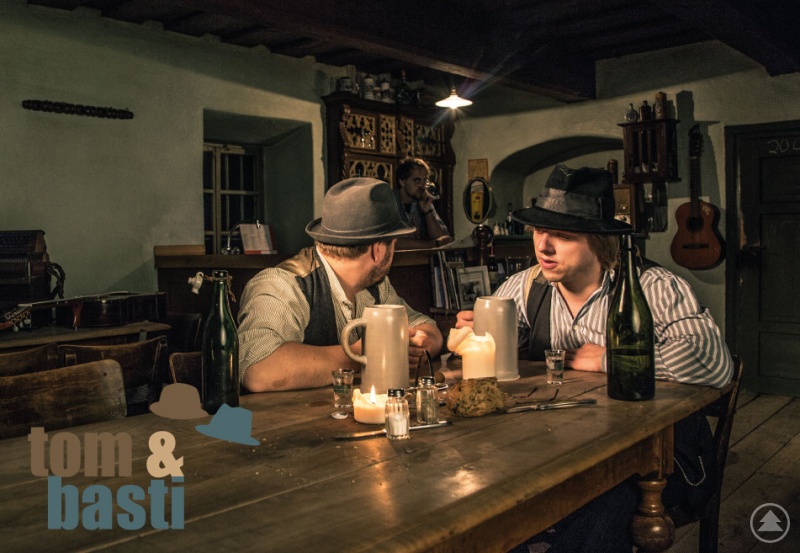 Sie sind Lokalmatadore, doch weit über die Grenzen ihrer Heimat hinweg berühmt: Die Wirtshausmusikanten Tom & Basti gastieren auf der Landesgartenschau in Freyung.