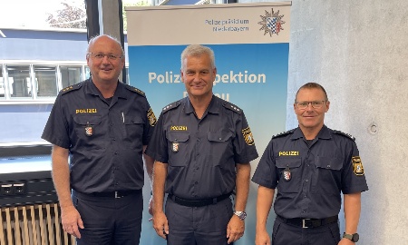 Über 40 Jahre Polizist und über 20 Jahre als Verkehrserzieher - Polizeihauptkommissar Wolfgang Feuchthuber in den Ruhestand verabschiedet