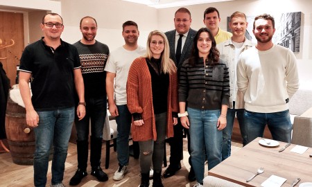 JWU Freyung sammelt wieder ausrangierte Christbäume ein