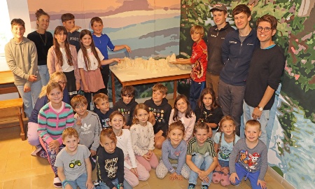 Höhenmodell für Nationalpark-Ecke begeistert Montessori-Schule