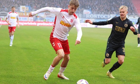 Stimmen zum 0:3: SSV Jahn unterliegt Hansa Rostock in Unterzahl