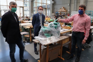 Wolfsteiner Werkstätten fertigen täglich bis zu 2.000 Masken