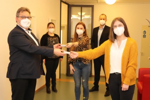 Caritas gratuliert den neuen Bürokauffrauen