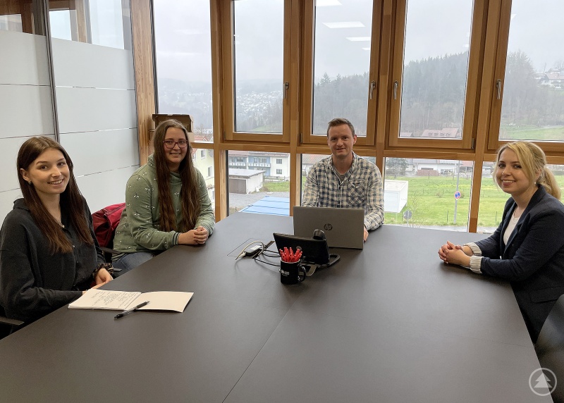 v.l. Annalena Huber, Anna Ruhland, Alexander Achatz und Gudrun Reckerziegel