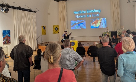 Künstlergruppe mit fulminanter Vernissage: Der Spätsommer und seine Klaviatur der Kunst