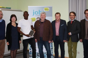 Berufswahltag - iPad Mini 4 geht an Dianka B. aus Westafrika