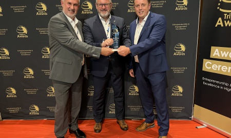 „Die Höhle der Löwen“ unter wissenschaftlichen Aspekten und höchst professionell auf Hochschulniveau –  Was hinter dem BITZ Oberschneiding mit der Silicon Valley School steckt und warum es bereits europa- und weltweit für Aufsehen gesorgt hat