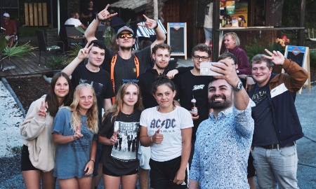 Junge Leute zum Mitmachen bewegen