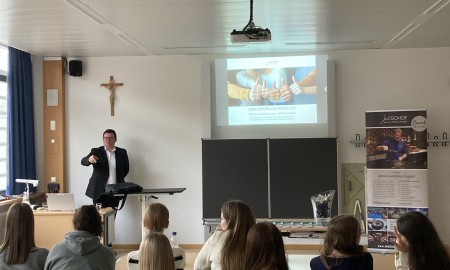 Heimische Unternehmen begeistern Gymnasiasten: Regionalmanagement zeigt Karrierechancen in der Region auf