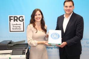 Landkreis Freyung-Grafenau steigert Anteil von Recyclingpapier deutlich