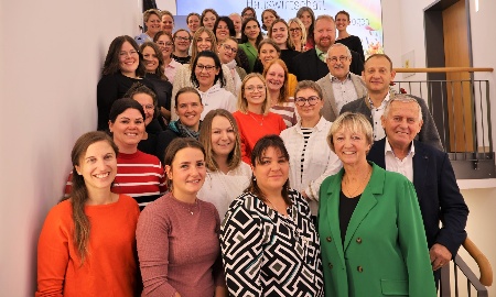 Hauswirtschaft ist "wieder in" - 26 Frauen starten Ausbildung im Zweitberuf