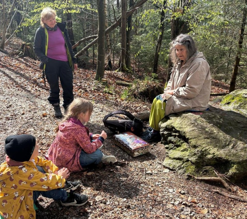 Flyer/Grafik zum Event: Mit Geschichten und Märchen in den Frühling am Mo., 06.04.2026 von 10:00 bis 13:00 Uhr