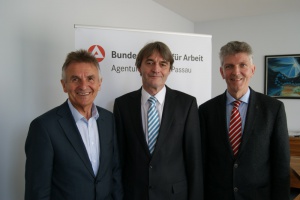 Mitglieder des Landtags besuchen Agentur für Arbeit Passau