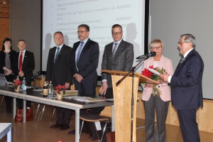 Rita Röhrl als Landrätin vereidigt