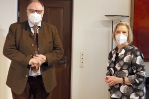 Landgerichtspräsidentin Eva-Maria Kaiser-Leucht verabschiedet sich von Oberbürgermeister Dupper