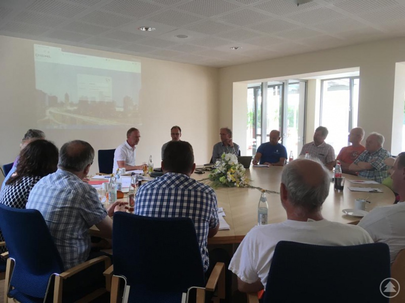 Bei der Demonstration wurde die Ablesung an einem Testbeispiel im Sitzungssaal Thurmansbang vorgeführt.