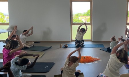 Yoga und Spielenachmittag für Pflegekinder im Landkreis Straubing-Bogen