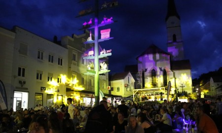 Schönberger Marktplatz wird zur Partyzone: Marktfest 2025 lockt mit Open-Air-Highlights