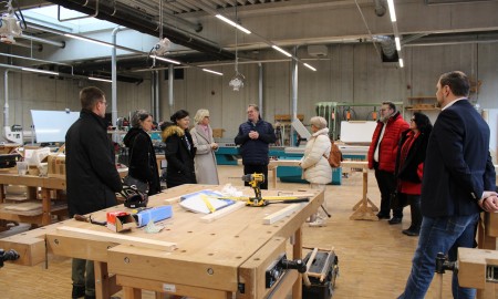 Verwaltungsausschuss der Agentur für Arbeit Passau besucht Bildungszentrum Handwerk