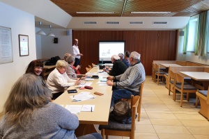 BLADL lädt zur Smartphone-Sprechstunde – TCG erweitert Schulungsangebot für Senioren