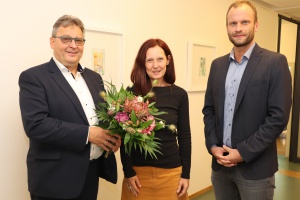 Caritasvorstand Diakon Niederländer dankt Alice Nigl