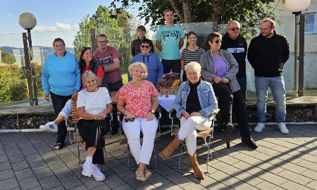 „Eine besondere Wohnform für Menschen mit Behinderung“: SPDBundestagsabgeordnete Rita Hagl-Kehl stattet der Wohngemeinschaft Haus  Kreuzberg einen Besuch ab und trifft sich mit Leiterin Hildegard Thoma zum  Gespräch