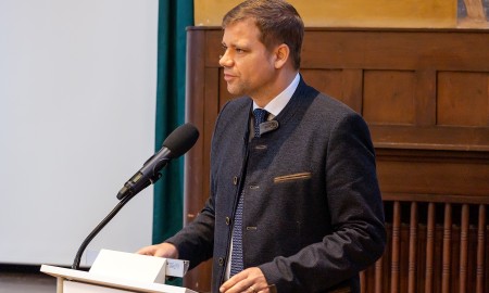 Bezirkstagspräsident informiert über Erhöhung der Bezirksumlage