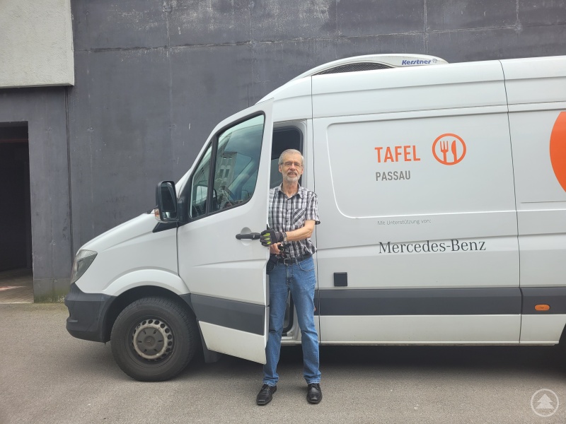 Wolfgang Wagner fährt für die Passauer Tafel . Er sucht dingend Kolleg:innen.