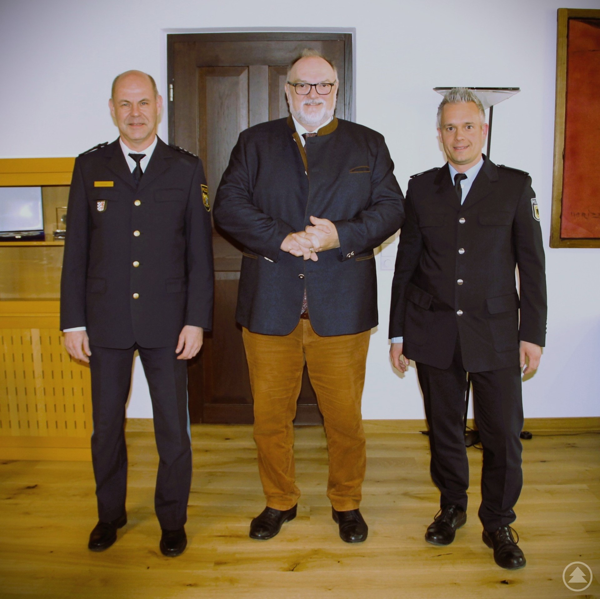 Erster Polizeihauptkommissar Jürgen Sälzer, Oberbürgermeister Jürgen Dupper, Polizeirat Hans Zettl (Quelle: Stadt Passau)