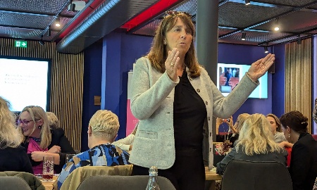 Miteinander reden, aber richtig: Info-Abend der FU Deggendorf zum Thema „wertschätzende Kommunikation“ inspiriert zum Mitmachen