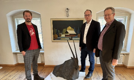 Abgeordneter Martin Behringer besucht Kunstsammlung im Spital in Hengersberg