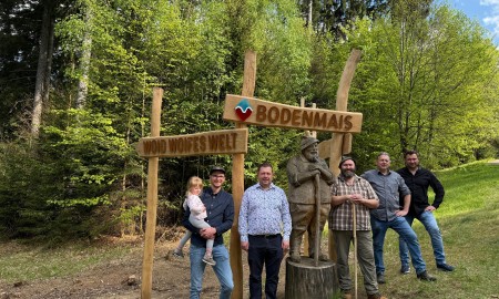 Bodenmais verschönert Wanderwege mit neuen Eingangsschildern
