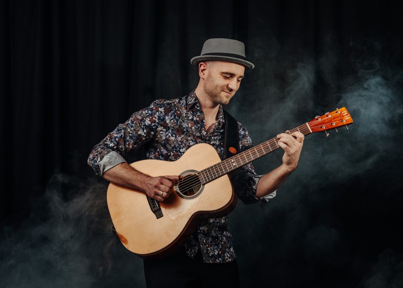 Flyer/Grafik zum Event: Michael Reiß – Strings & Fingers im Waldgeschichtlichen Museum St. Oswald 2025 am Do., 30.10.2025 ab 19:00 Uhr