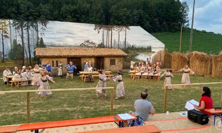 Bezirk berät und fördert niederbayerische Theatergruppen