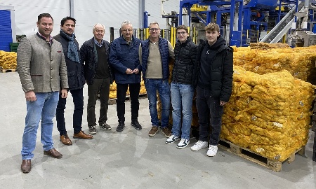 Eine beeindruckende Entwicklung –  Landrat Josef Laumer besucht die AGRIMA GmbH & Co. KG